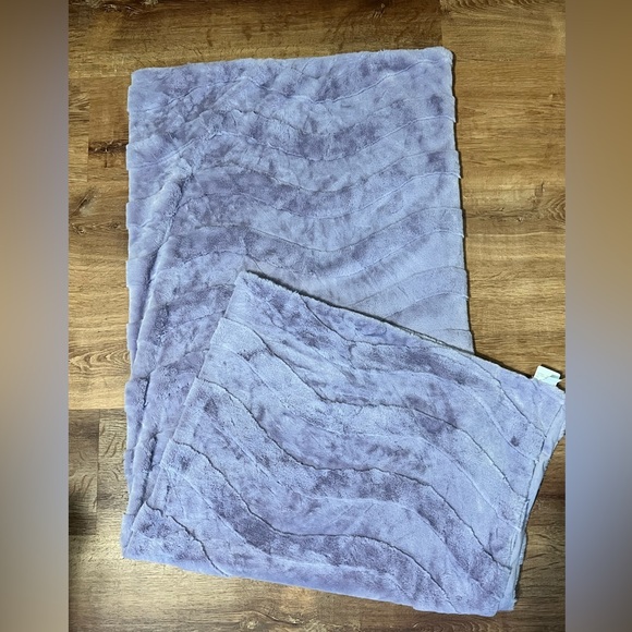 Purple Wave Kids' Plush Throw Blanket - Pillowfort™ 58x48 - Picture 1 of 1